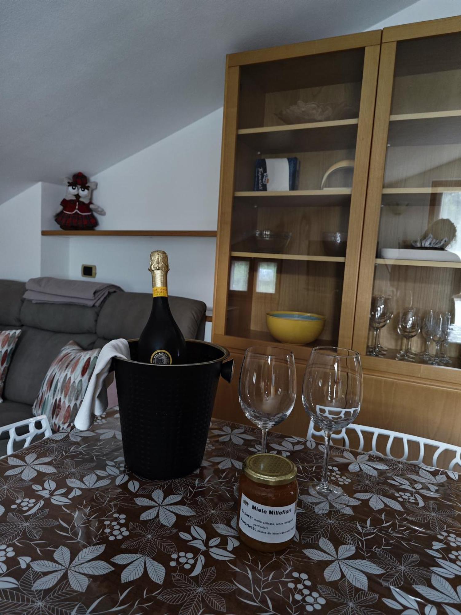 Casa Relax Lejlighed Laveno-Mombello Eksteriør billede